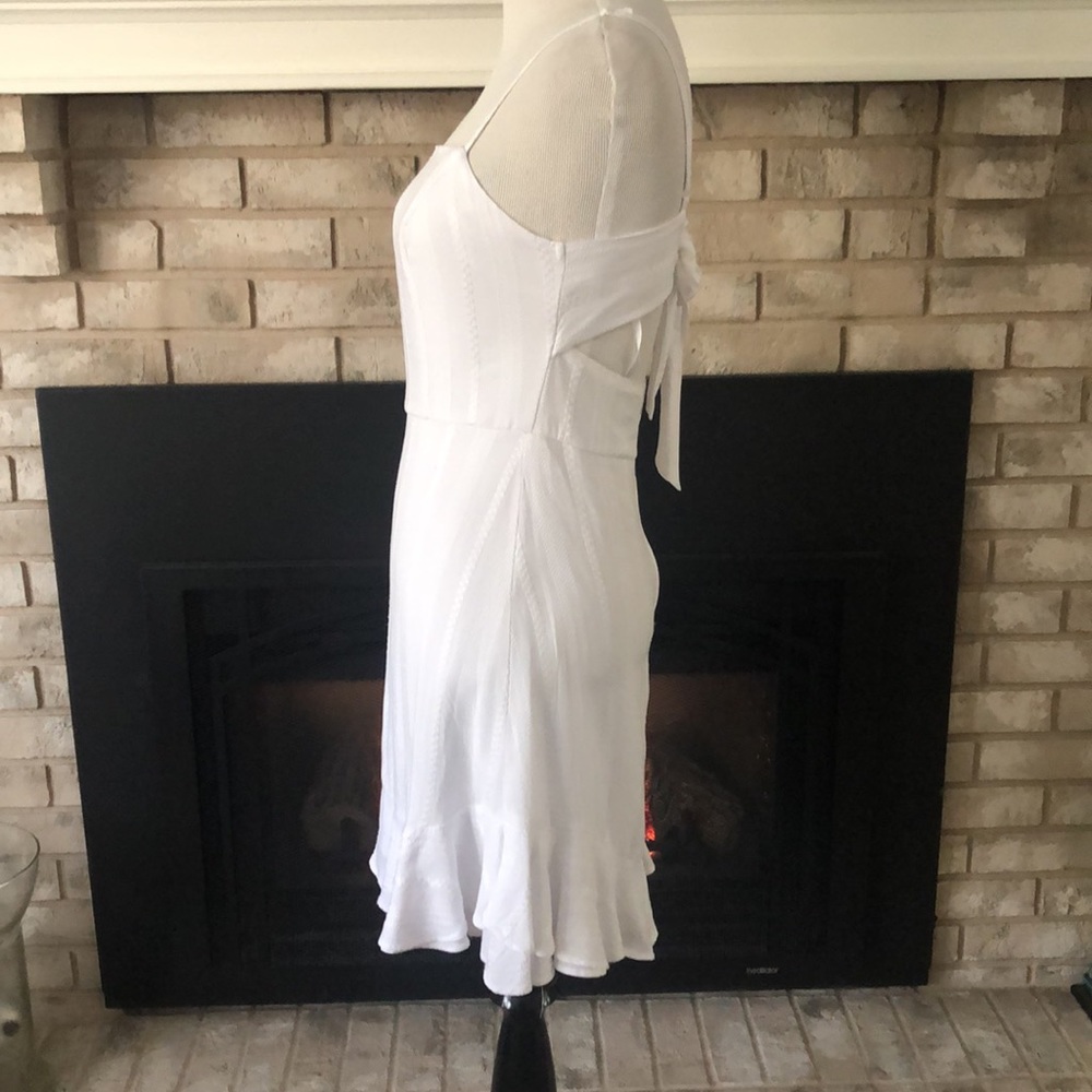 Jodi Kristopher White Ruffle Bottom Spaghetti Strap Open Back Dress size 1 - Picture 4 of 15